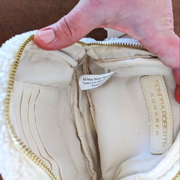 Sondra Roberts Squared Belt Bag sherpa cream colored fanny pack - Picture 3 of 4